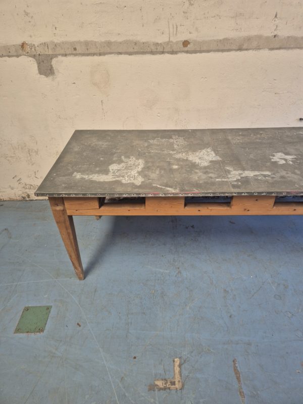 Table 10 personnes – Image 3
