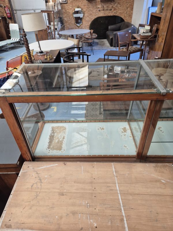 Vitrine – Image 17