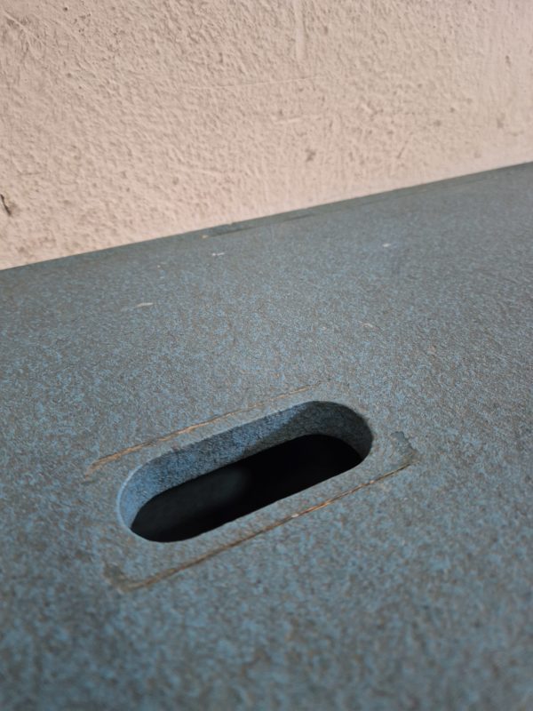 Table triangulaire avec rangement – Image 6