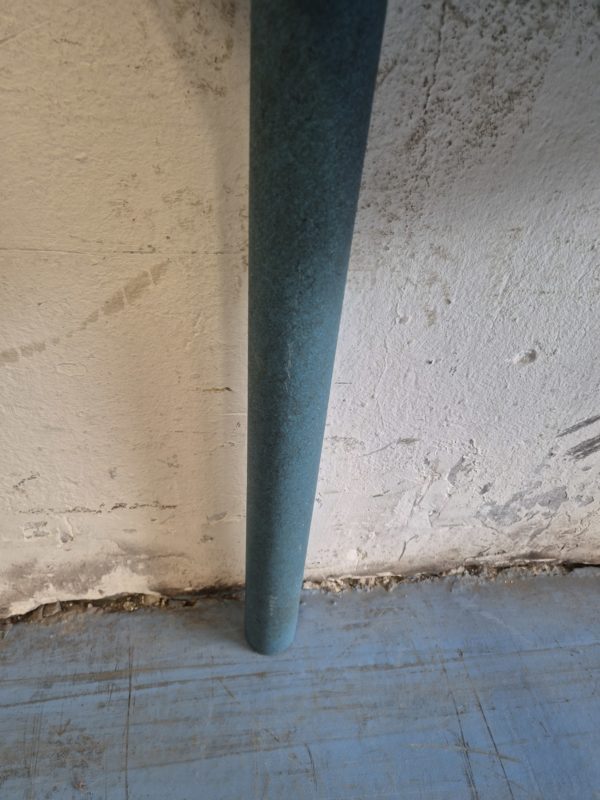 Table triangulaire avec rangement – Image 8