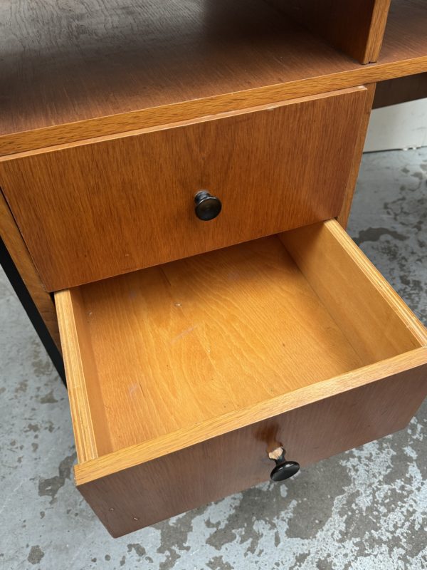 Bureau – Image 2