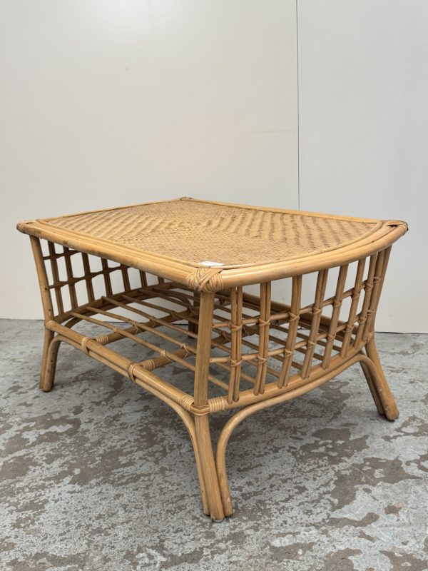 Table basse en rotin