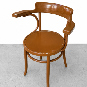 Chaise Fischel