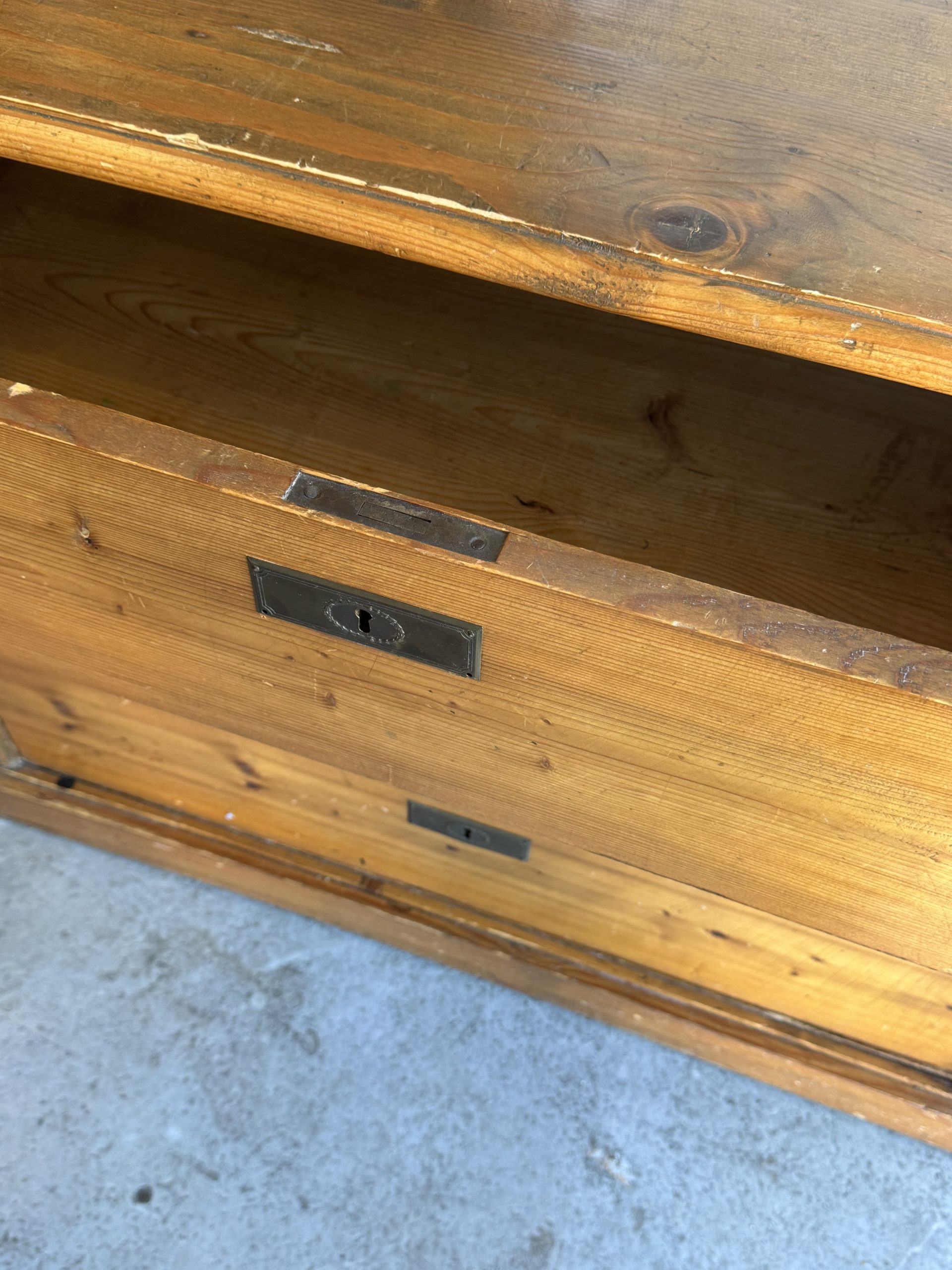 Commode en bois – Image 8