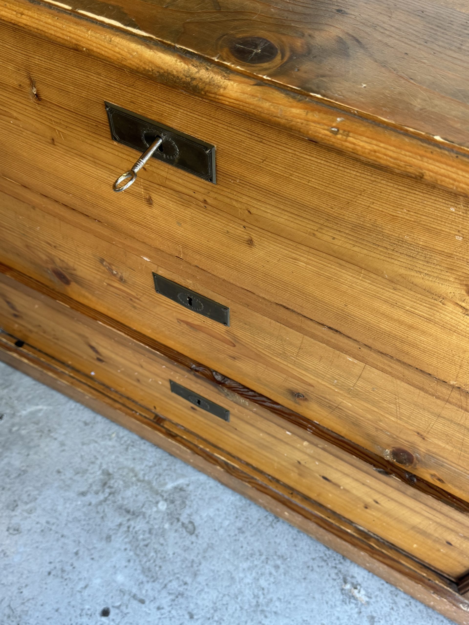 Commode en bois – Image 10