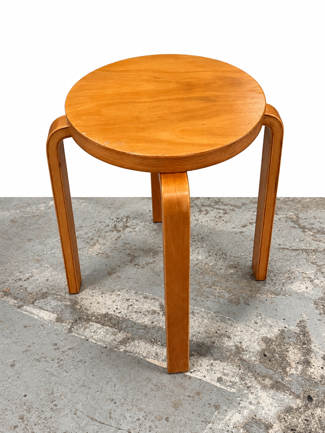 Tabouret attribué à Alvar Aalto