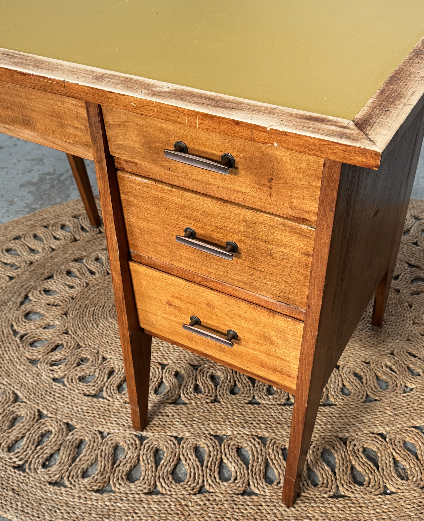 Bureau – Image 11