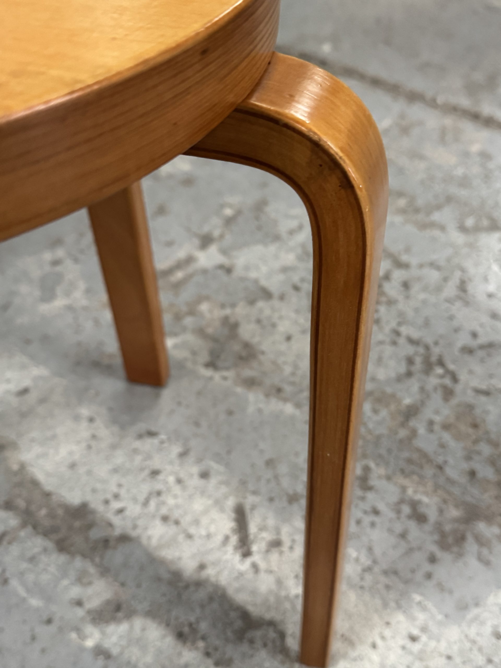 Tabouret attribué à Alvar Aalto – Image 7