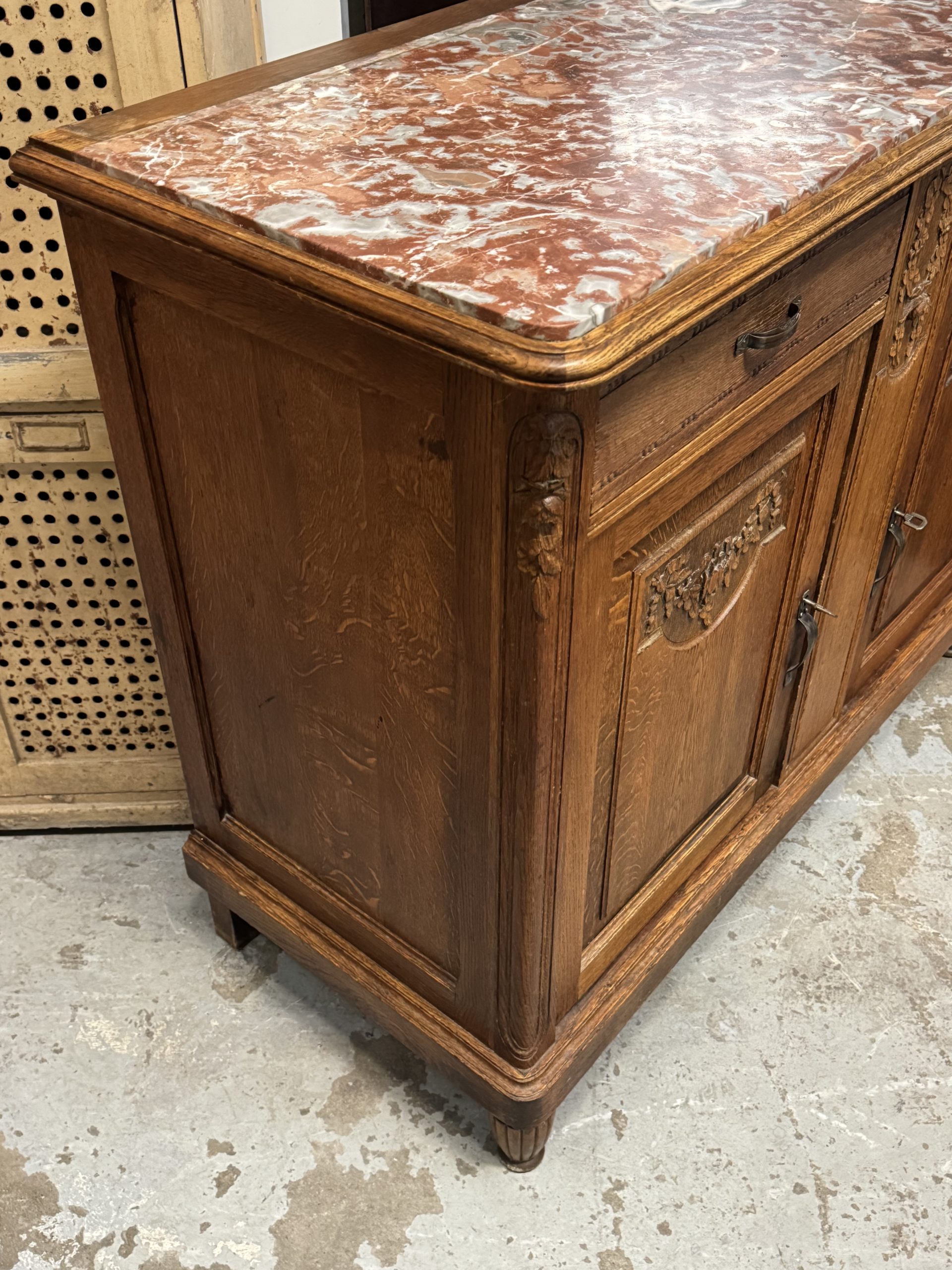 Buffet en marbre – Image 13