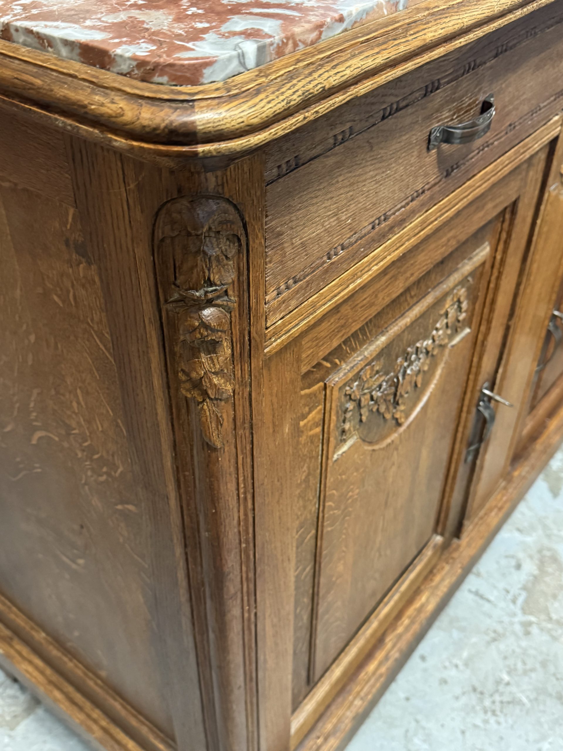 Buffet en marbre – Image 12
