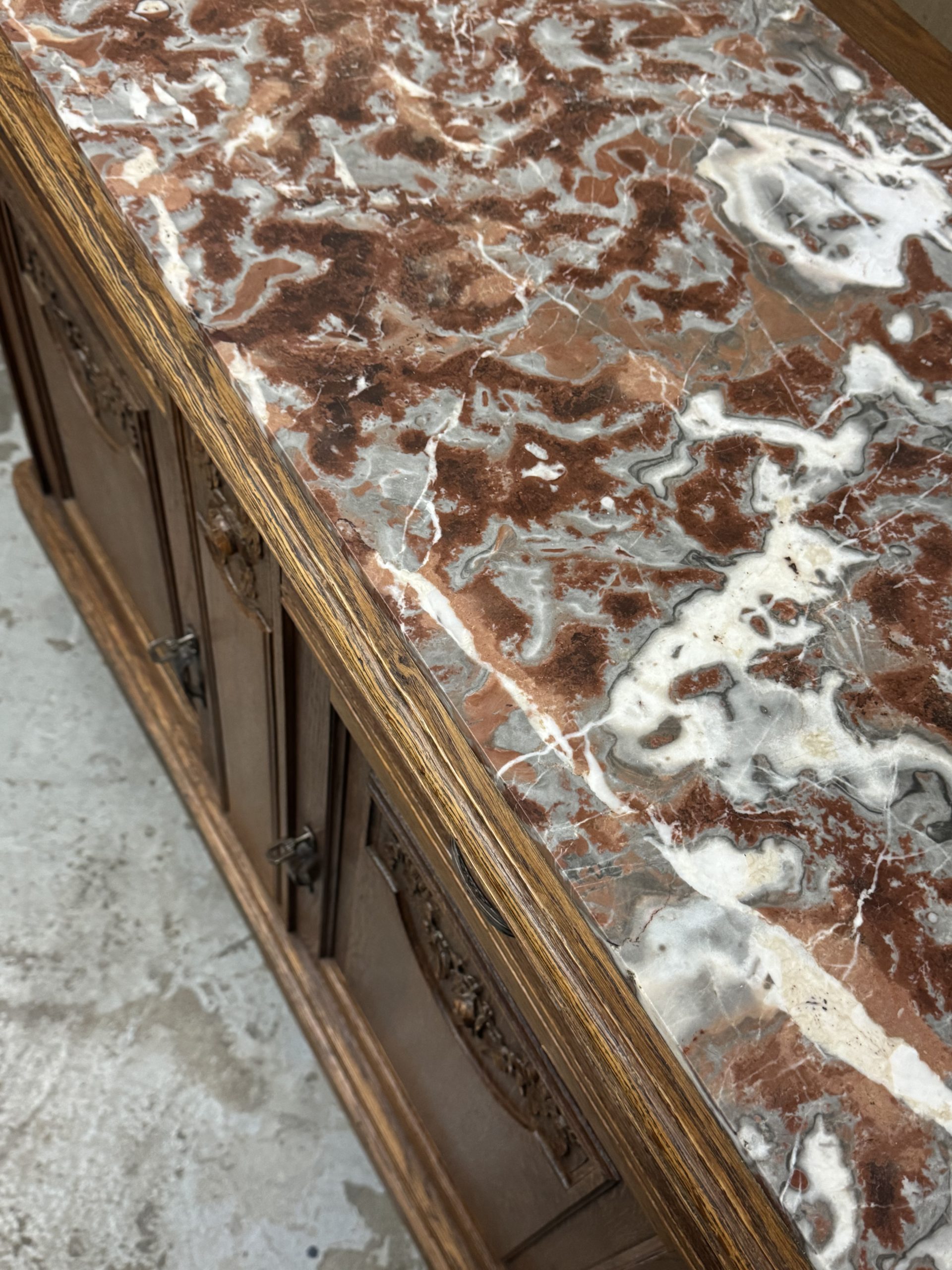 Buffet en marbre – Image 14