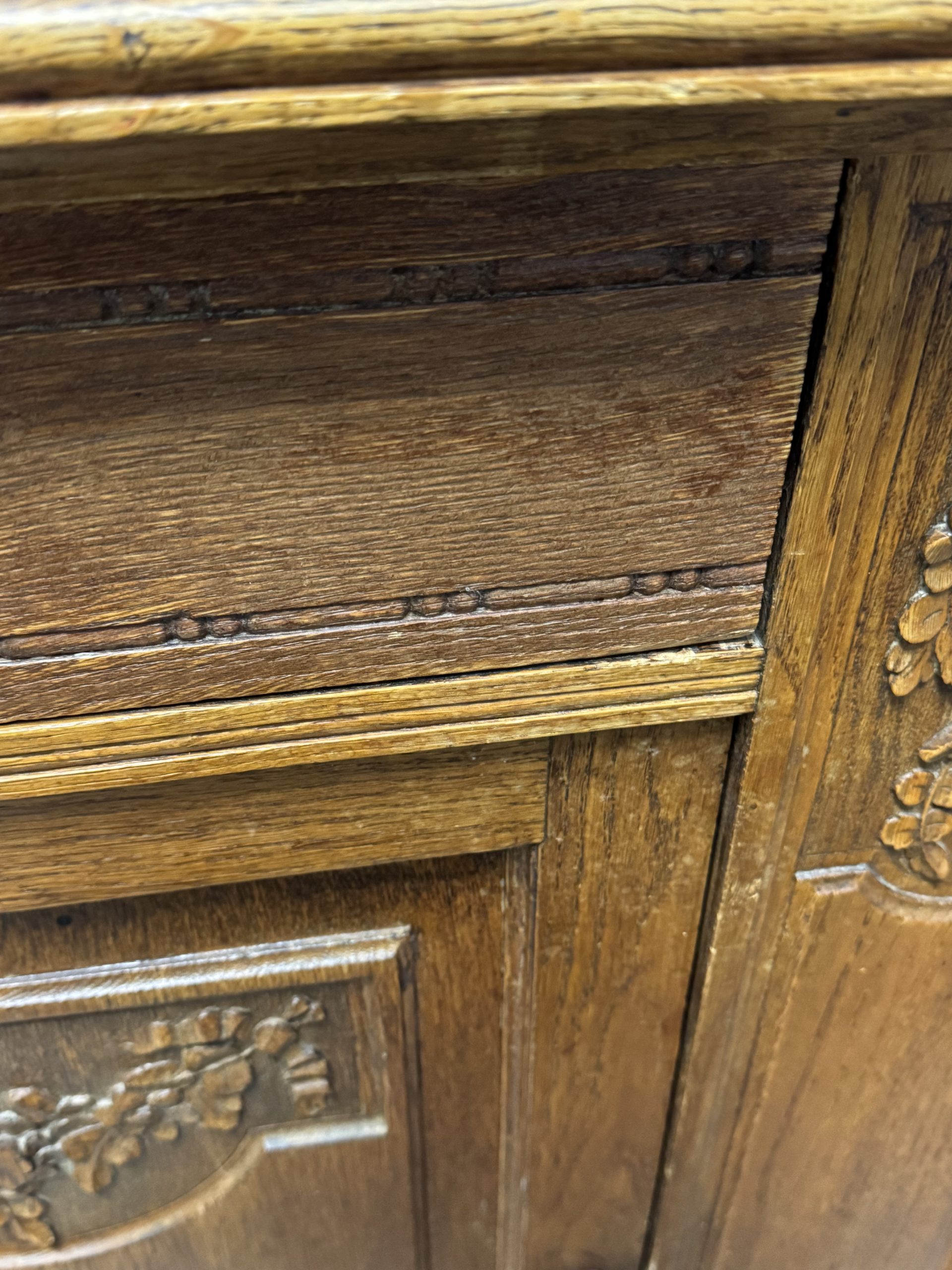 Buffet en marbre – Image 9