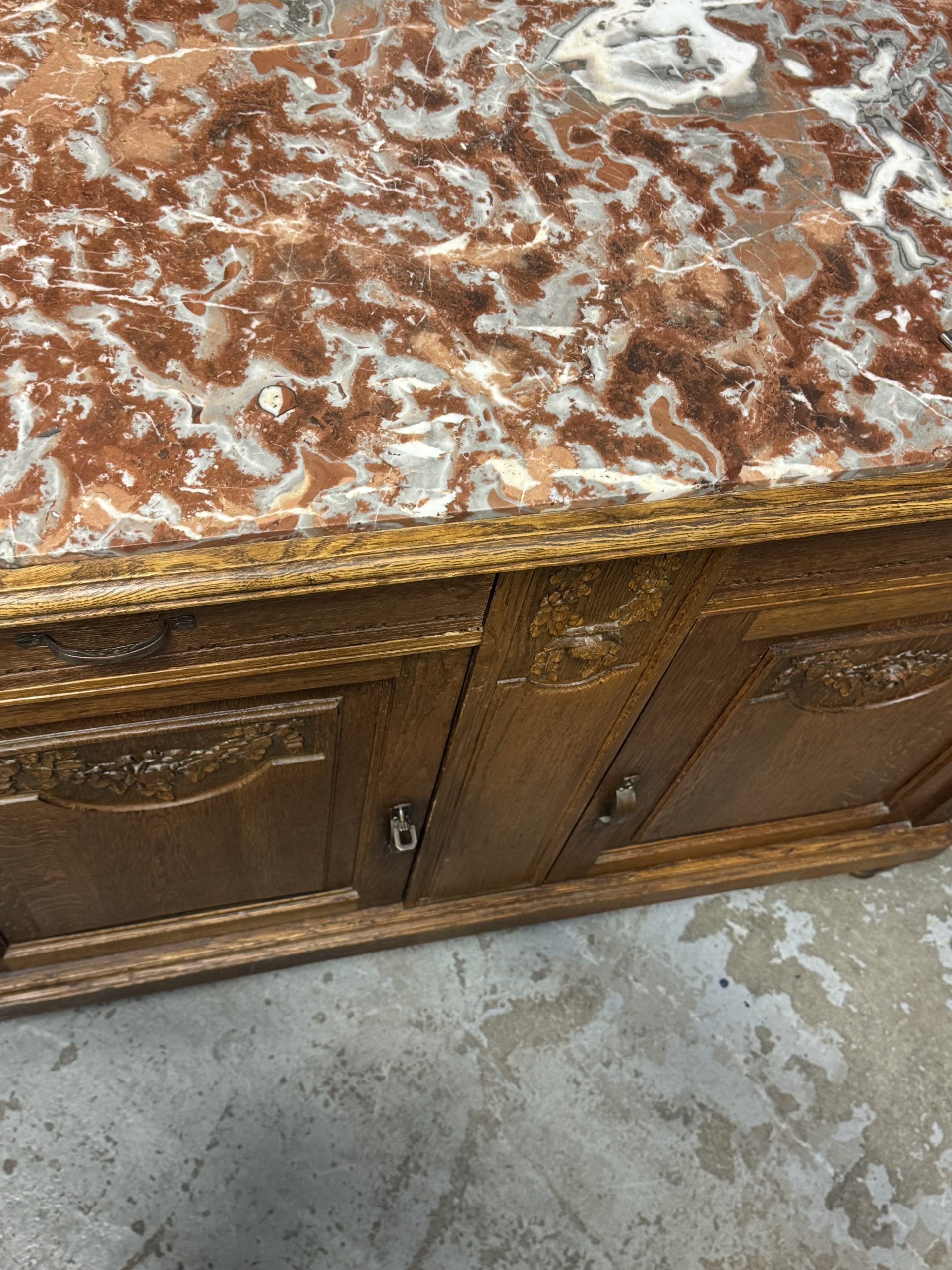 Buffet en marbre – Image 2